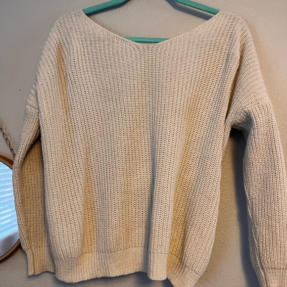 Off-white over the shoulder sweater with an open back - Picture 3 of 5